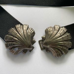 Seashell stretchable black belt , size medium